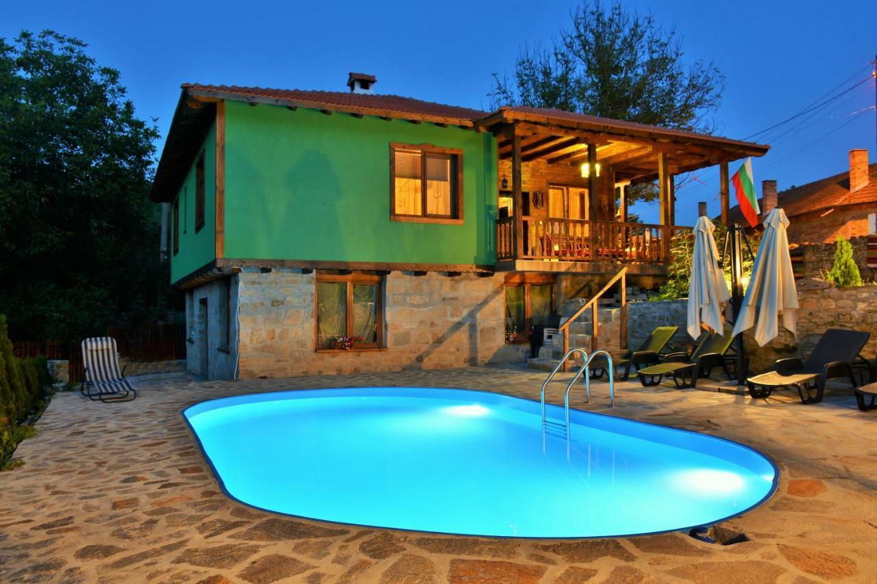 Къща Край Реката/ House By The River Vetrintsi Exterior foto